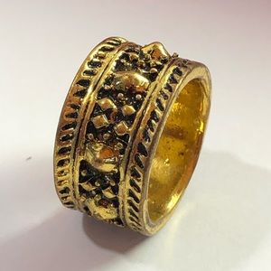 ♠️♠️Beautiful Fashion Ring Gold♠️♠️